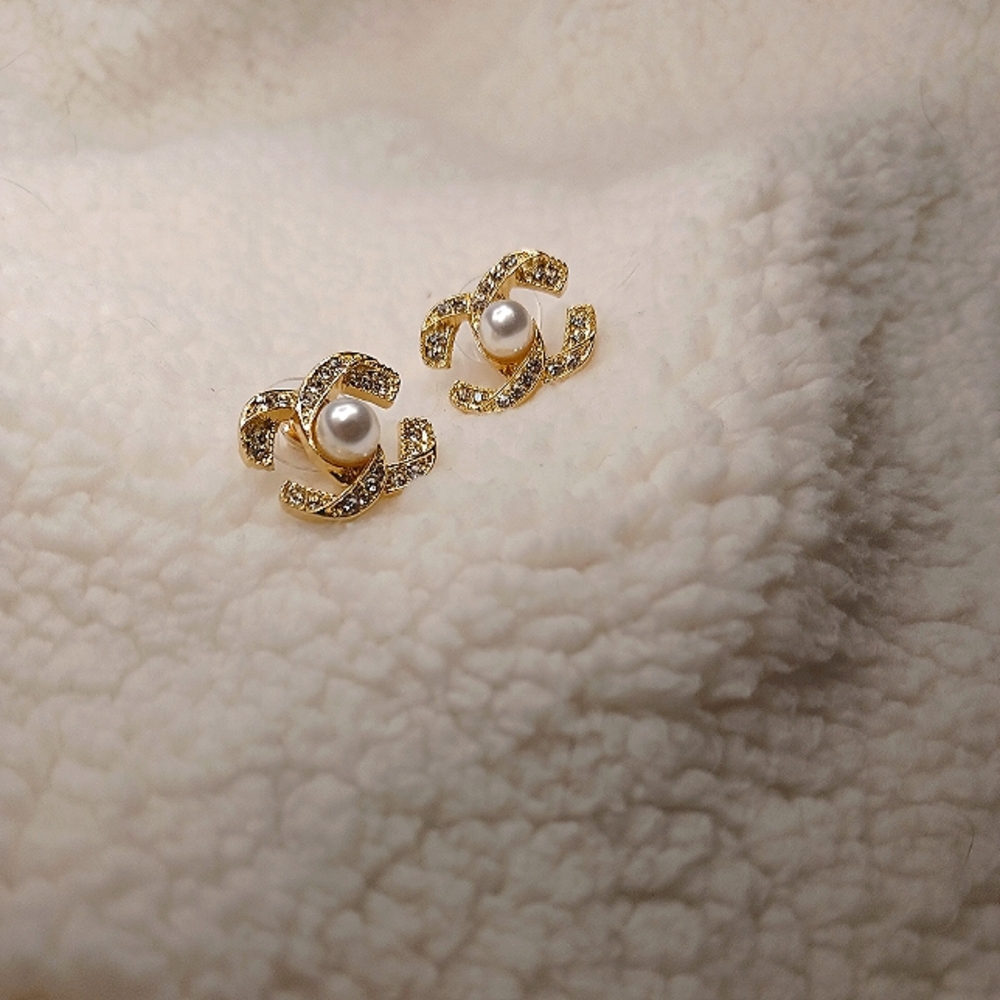 C Earrings with Pearl